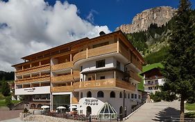 Mountain Hotel Mezdì